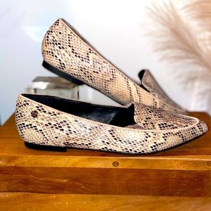 RIVER ISLAND BEIGE FAUX SNAKE PRINT FLATS SZ 39
